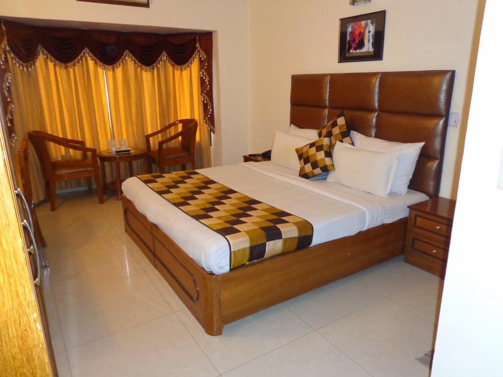 Hotel Smart Inn-2 New Delhi Ngoại thất bức ảnh