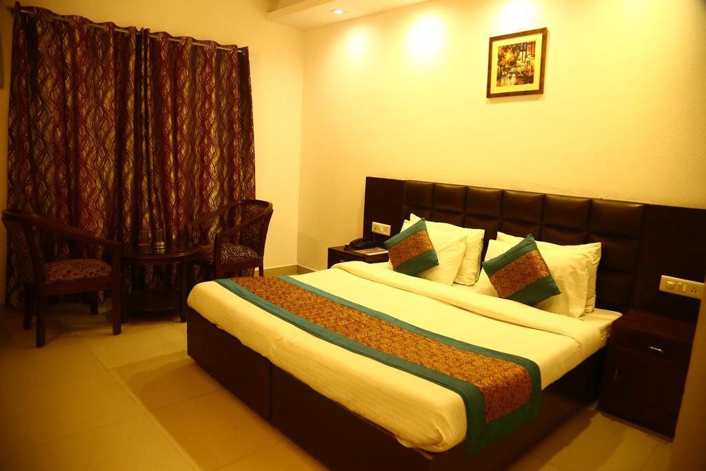 Hotel Smart Inn-2 New Delhi Ngoại thất bức ảnh