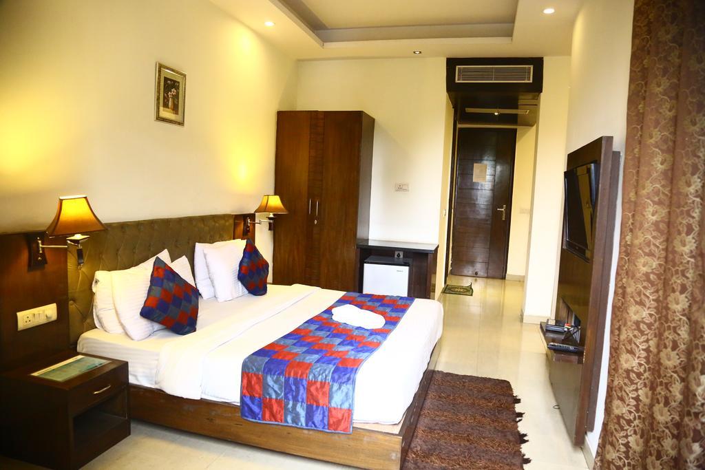 Hotel Smart Inn-2 New Delhi Ngoại thất bức ảnh