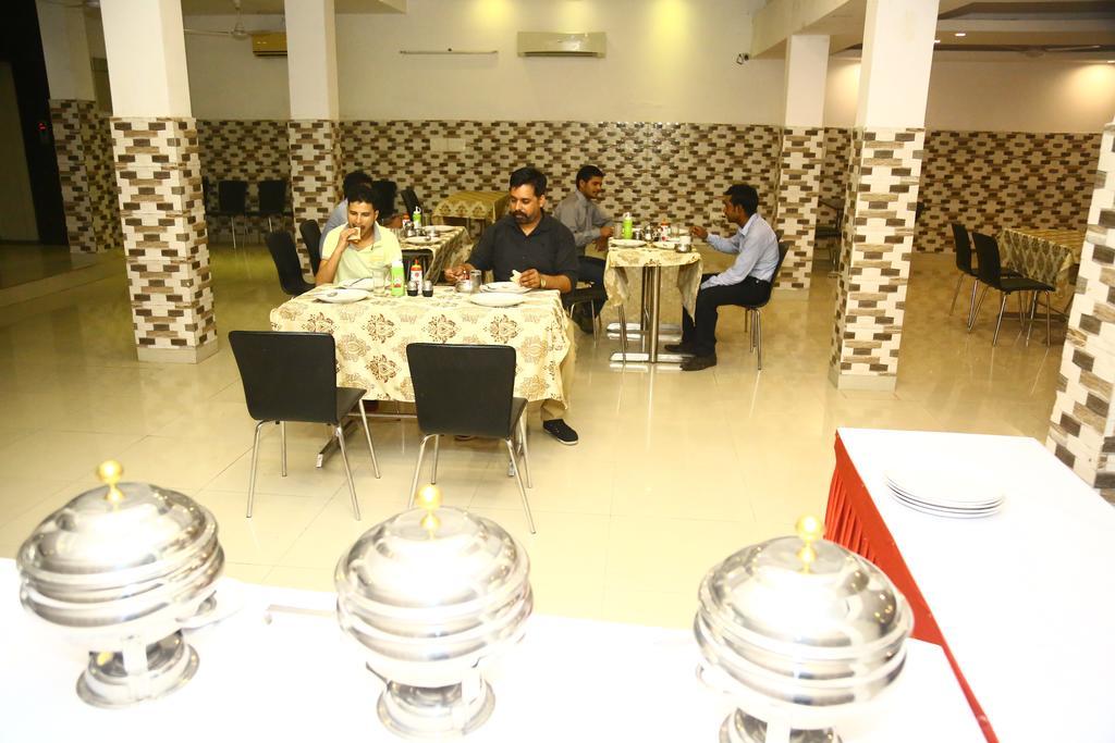 Hotel Smart Inn-2 New Delhi Ngoại thất bức ảnh