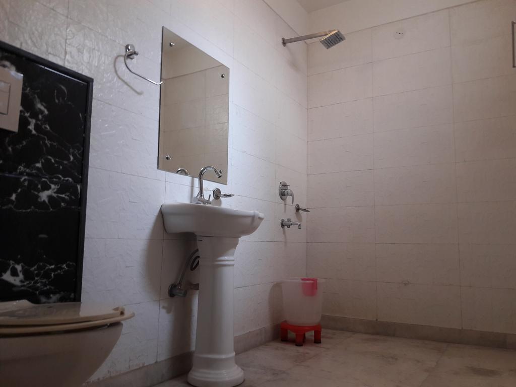 Hotel Smart Inn-2 New Delhi Ngoại thất bức ảnh