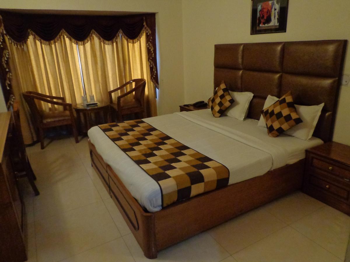 Hotel Smart Inn-2 New Delhi Ngoại thất bức ảnh