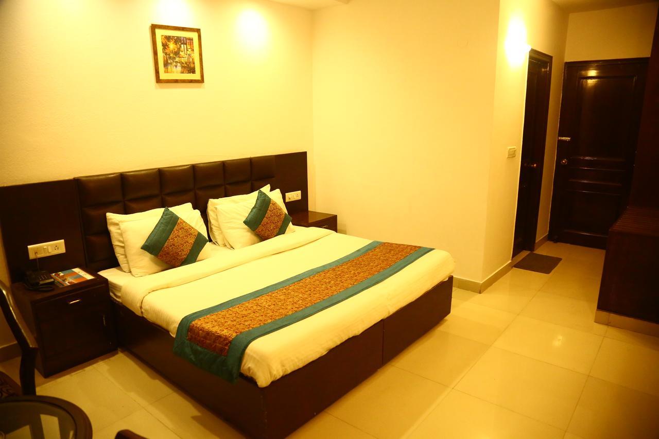 Hotel Smart Inn-2 New Delhi Ngoại thất bức ảnh