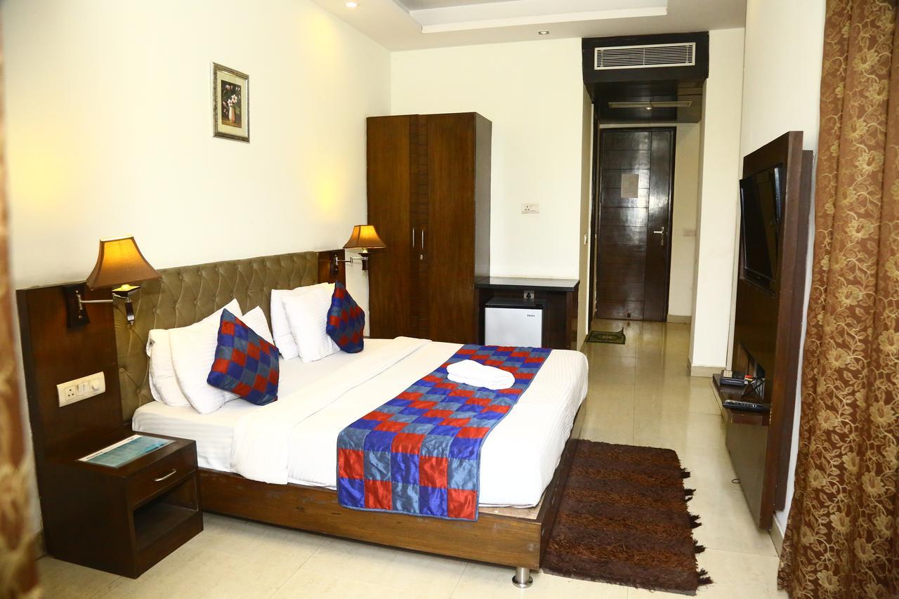 Hotel Smart Inn-2 New Delhi Ngoại thất bức ảnh